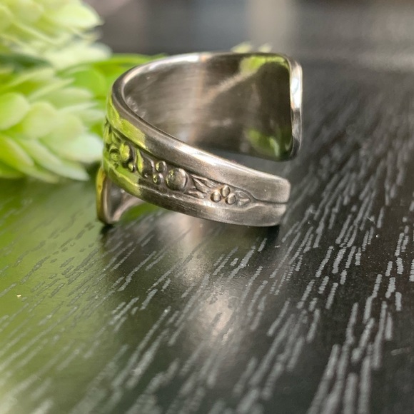 Spoon Ring Vintage Floral Silver Plate Hippie Jewelry Wide Band Spiral W… - Picture 3 of 8